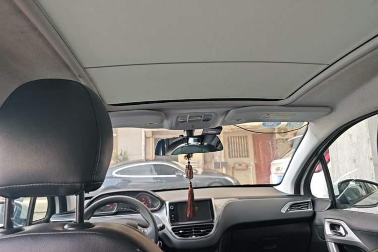 Used Peugeot 2008 2014 1.6L Automatic Fashion Edition Headliner