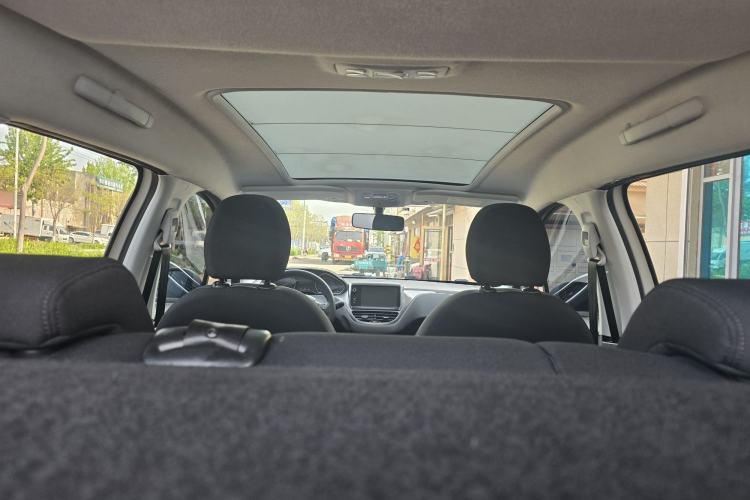 Used Peugeot 2008 2014 1.6L Automatic Fashion Edition Headliner