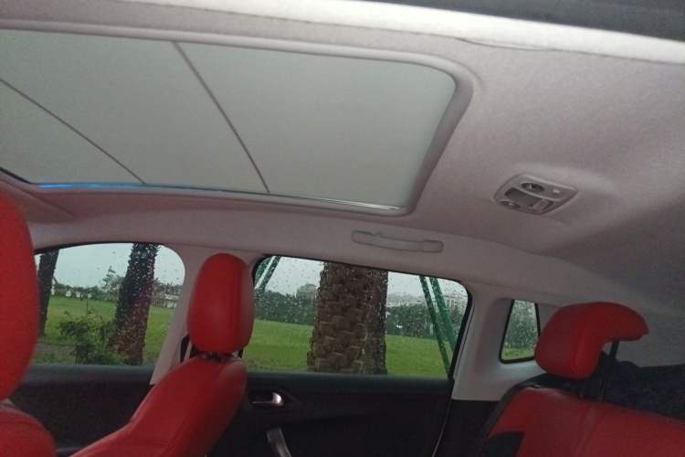 Used Peugeot 2008 2014 1.6L Automatic Fashion Edition Headliner
