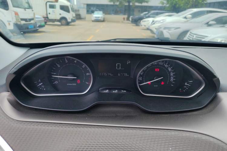 Used Peugeot 2008 2014 1.6L Automatic Fashion Edition Instrument Cluster