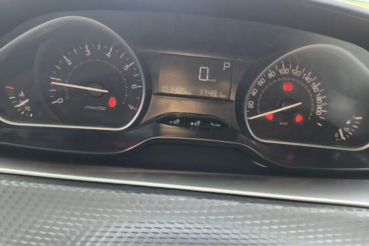 Used Peugeot 2008 2014 1.6L Automatic Fashion Edition Instrument Cluster