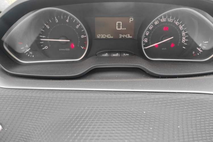 Used Peugeot 2008 2014 1.6L Automatic Fashion Edition Instrument Cluster