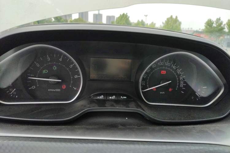Used Peugeot 2008 2014 1.6L Automatic Fashion Edition Instrument Cluster
