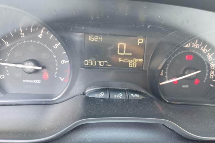 Used Peugeot 2008 2014 1.6L Automatic Trend Edition Instrument Cluster