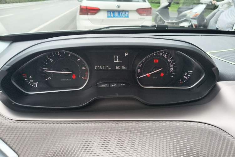 Used Peugeot 2008 2014 1.6L Automatic Fashion Edition Instrument Cluster