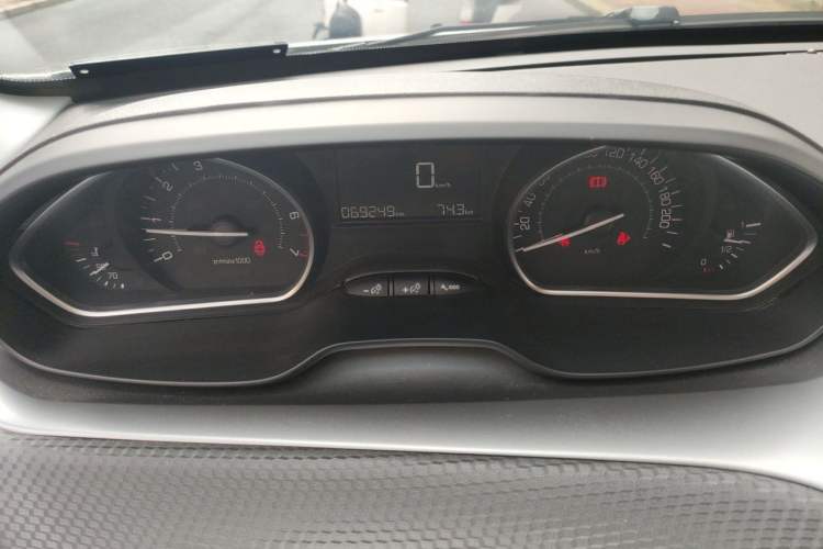 Used Peugeot 2008 2014 1.6L Manual Fashion Edition Instrument Cluster