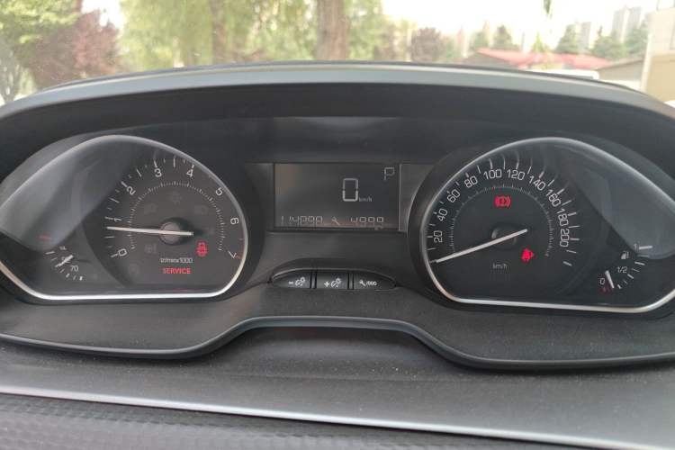 Used Peugeot 2008 2014 1.6L Automatic Fashion Edition Instrument Cluster