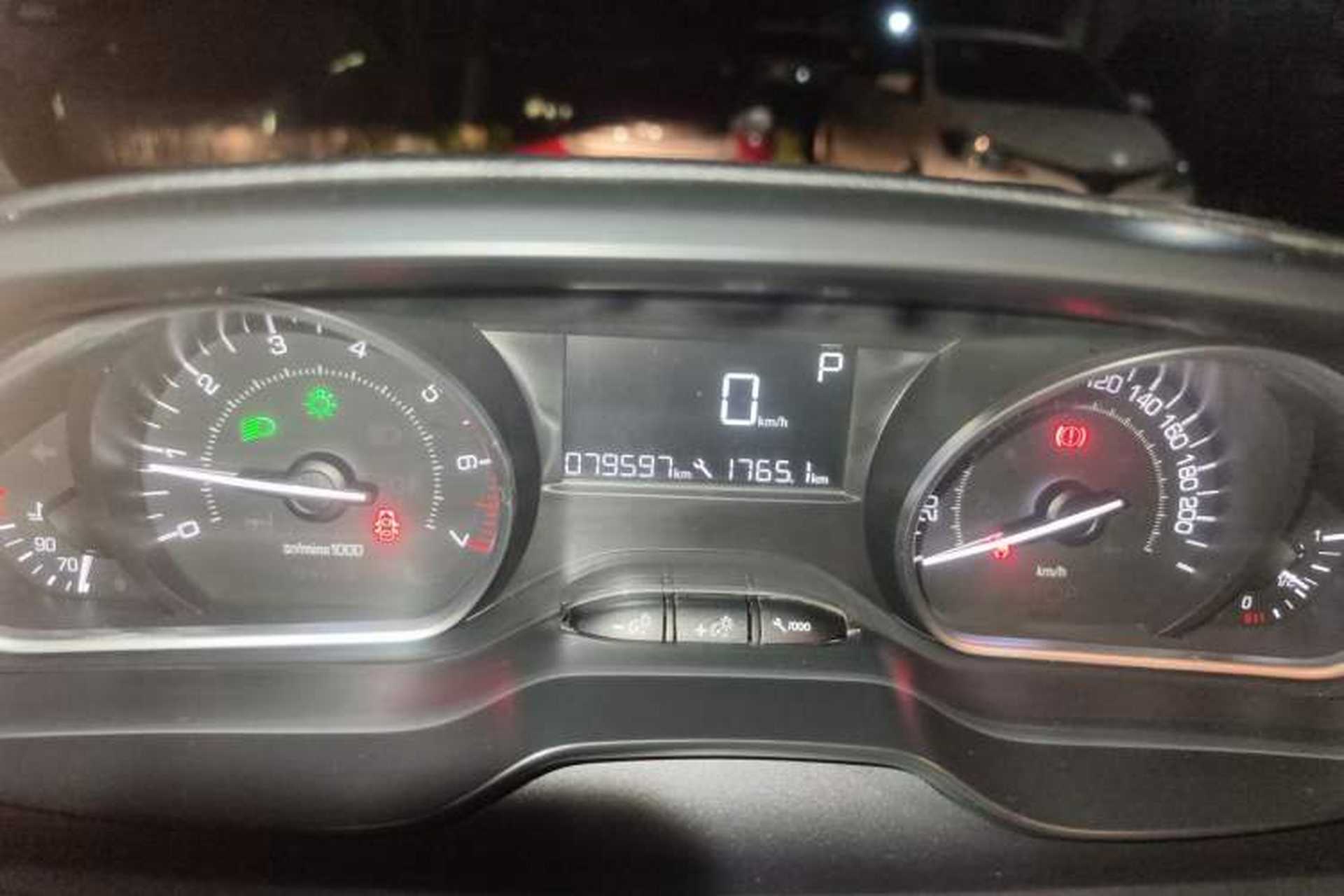 Used Peugeot 2008 2014 1.6L Automatic Navigation Edition Instrument Cluster