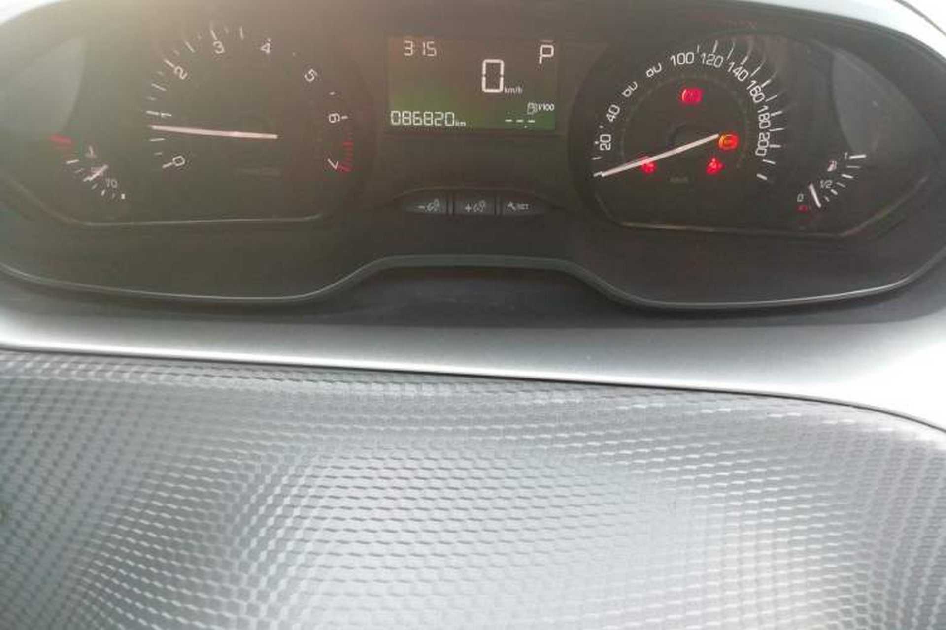 Used Peugeot 2008 2014 1.6L Automatic Trend Edition Instrument Cluster