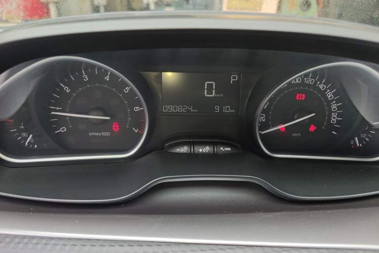 Used Peugeot 2008 2014 1.6L Automatic Fashion Edition Instrument Cluster