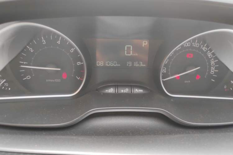 Used Peugeot 2008 2014 1.6L Automatic Fashion Edition Instrument Cluster