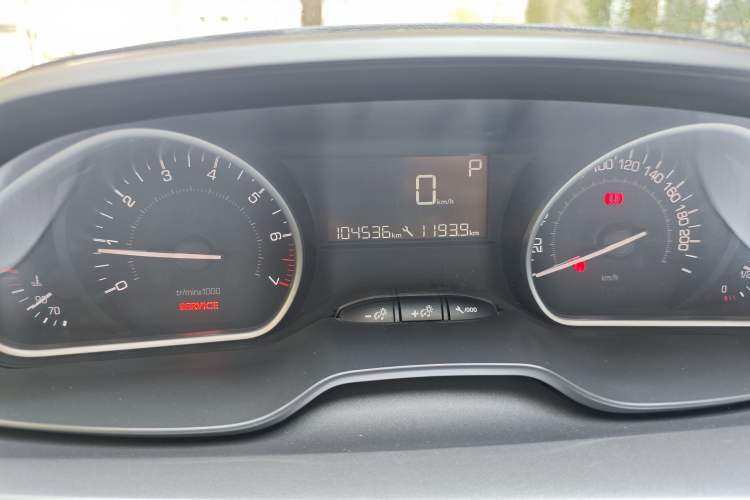 Used Peugeot 2008 2014 1.6L Automatic Fashion Edition Instrument Cluster