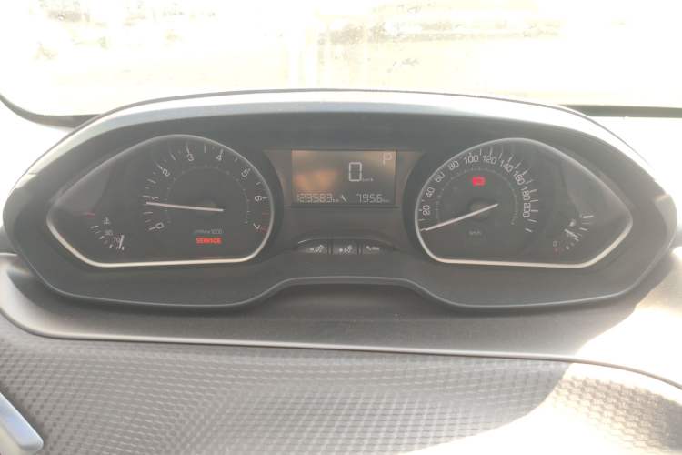 Used Peugeot 2008 2014 1.6L Automatic Fashion Edition Instrument Cluster