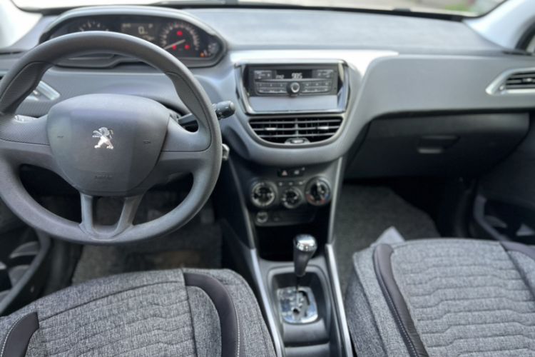 Used Peugeot 2008 2014 1.6L Automatic Trend Edition Interior 1