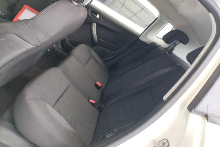 Used Peugeot 2008 2014 1.6L Manual Fashion Edition Interior 1