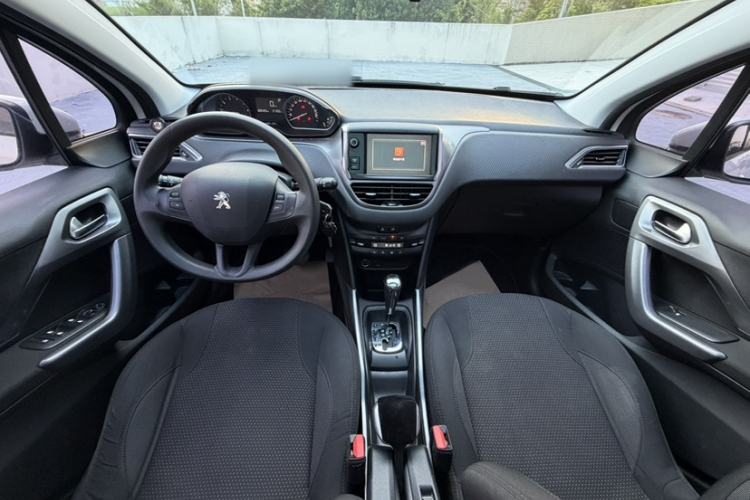 Used Peugeot 2008 2014 1.6L Automatic Fashion Edition Interior 1