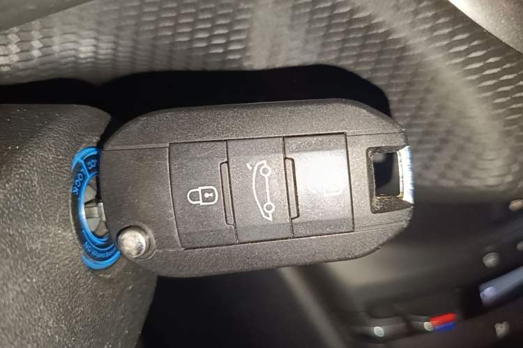Used Peugeot 2008 2014 1.6L Manual Fashion Edition Interior 1