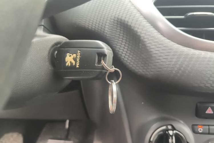 Used Peugeot 2008 2014 1.6L Automatic Trend Edition Interior 1