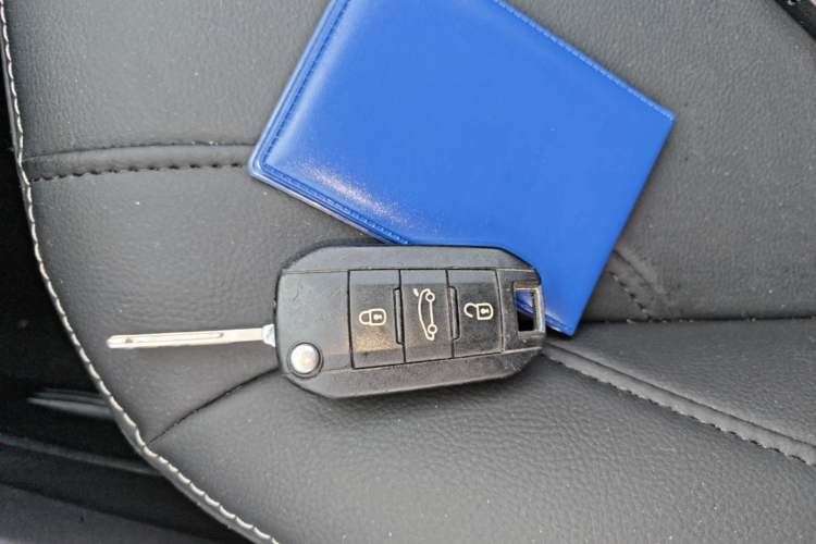 Used Peugeot 2008 2014 1.6L Automatic Fashion Edition Interior 1