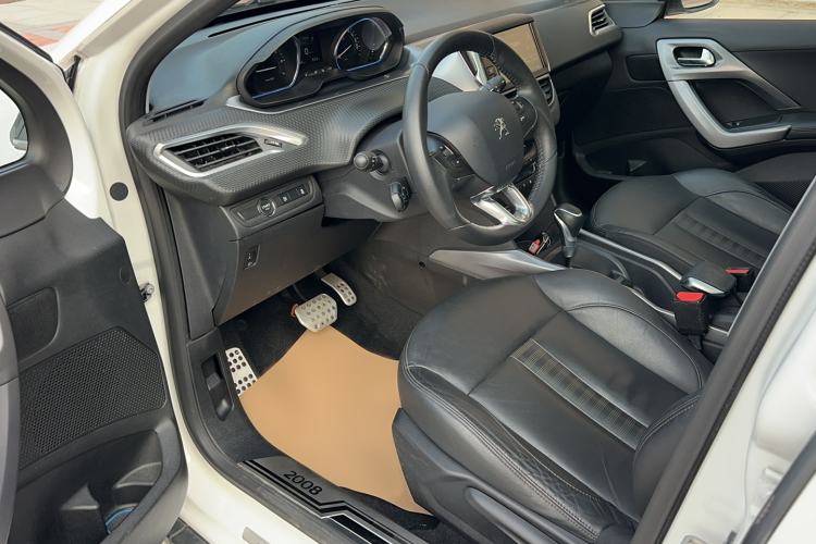 Used Peugeot 2008 2014 1.6L Automatic Navigation Edition Interior 1
