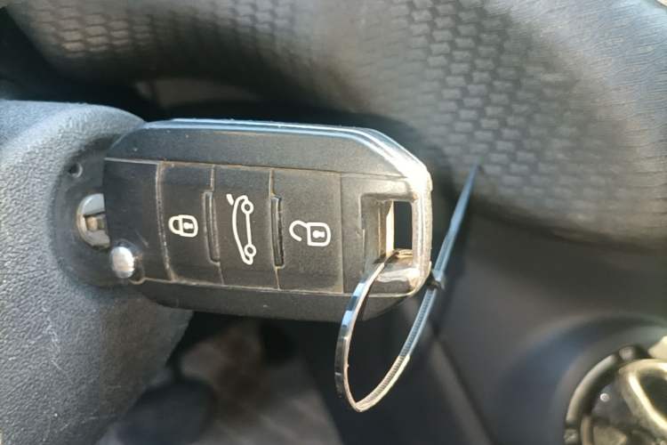 Used Peugeot 2008 2014 1.6L Automatic Trend Edition Interior 1