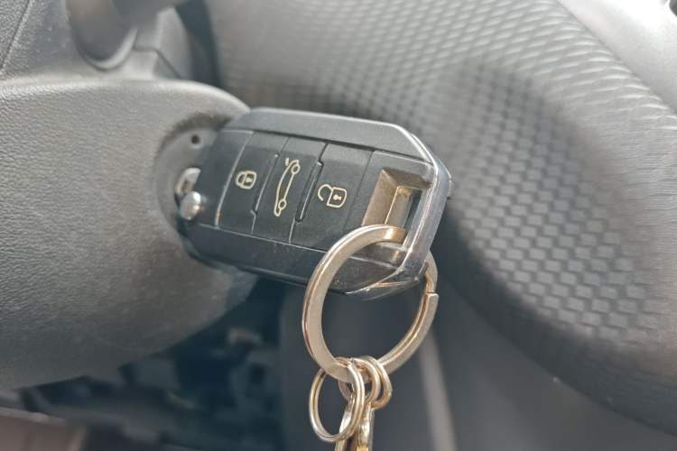 Used Peugeot 2008 2014 1.6L Automatic Trend Edition Interior 1