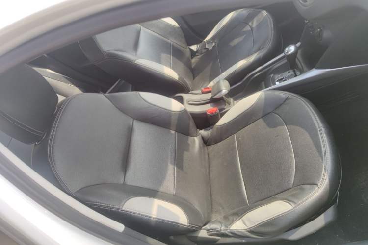Used Peugeot 2008 2014 1.6L Automatic Trend Edition Interior 10