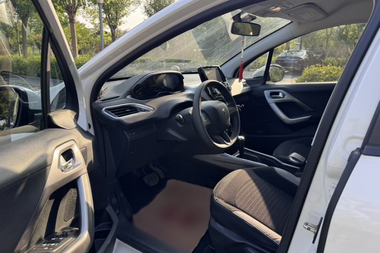 Used Peugeot 2008 2014 1.6L Automatic Trend Edition Interior 2