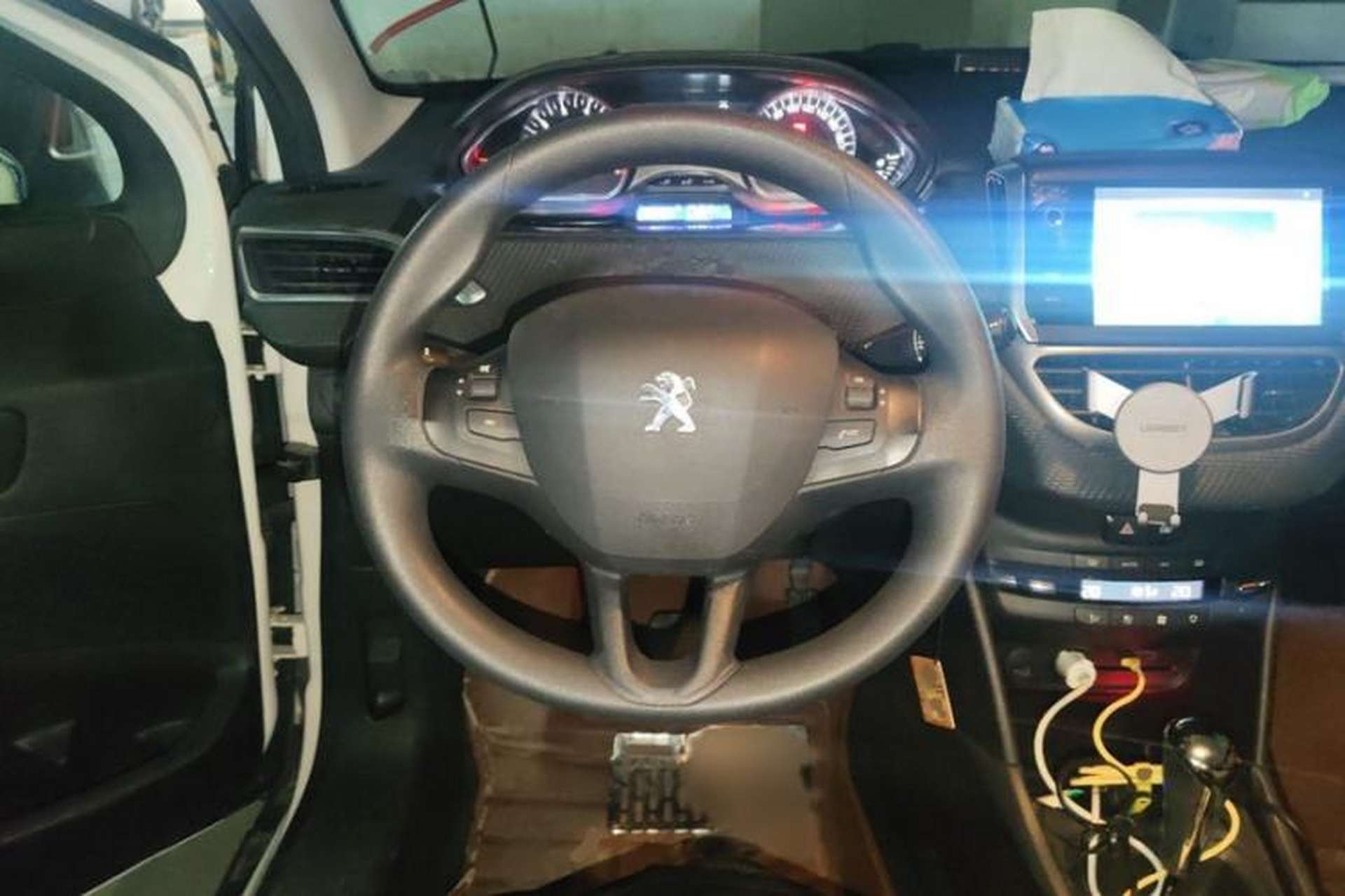 Used Peugeot 2008 2014 1.6L Automatic Fashion Edition Interior 2