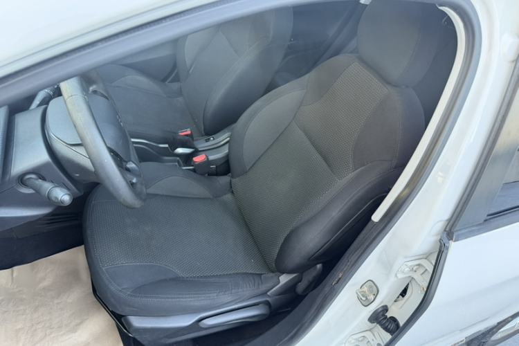 Used Peugeot 2008 2014 1.6L Automatic Fashion Edition Interior 2