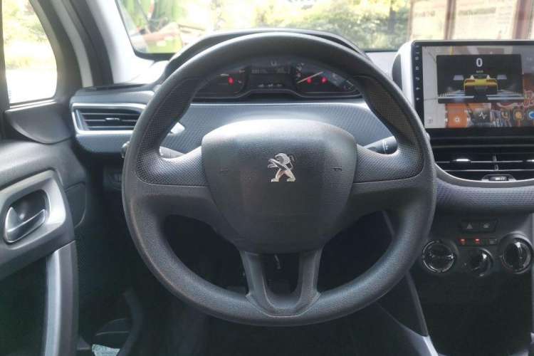 Used Peugeot 2008 2014 1.6L Manual Trend Edition Interior 2