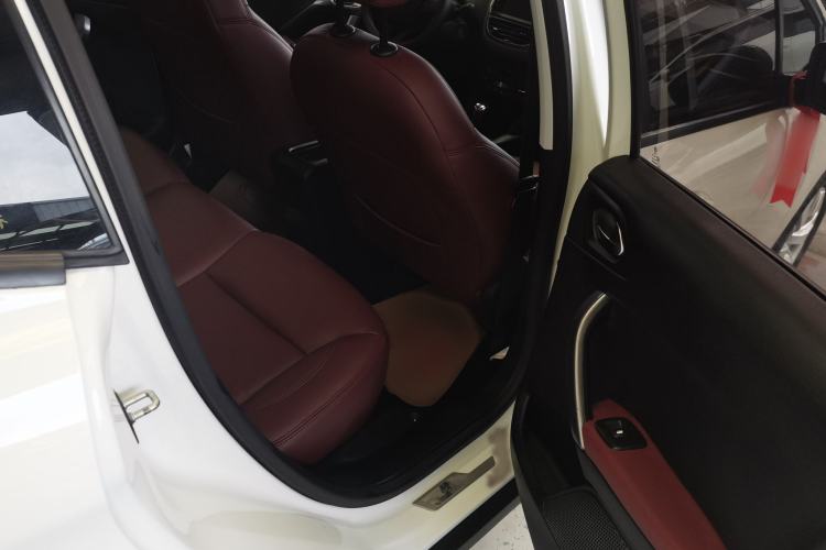 Used Peugeot 2008 2014 1.6L Automatic Fashion Edition Interior 2