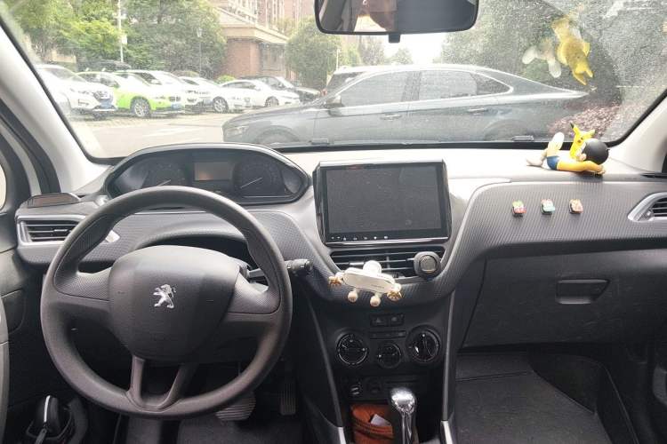 Used Peugeot 2008 2014 1.6L Automatic Trend Edition Interior 2