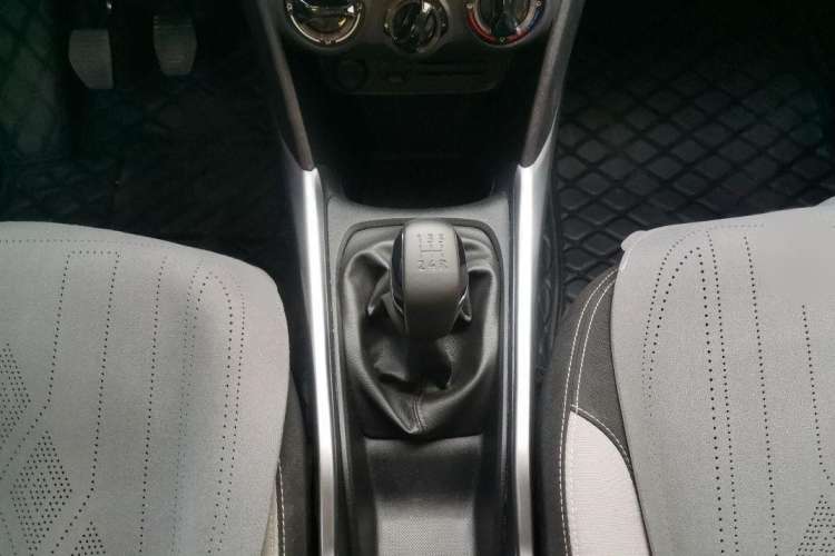 Used Peugeot 2008 2014 1.6L Manual Trend Edition Interior 3