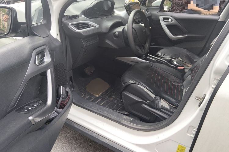 Used Peugeot 2008 2014 1.6L Automatic Trend Edition Interior 3
