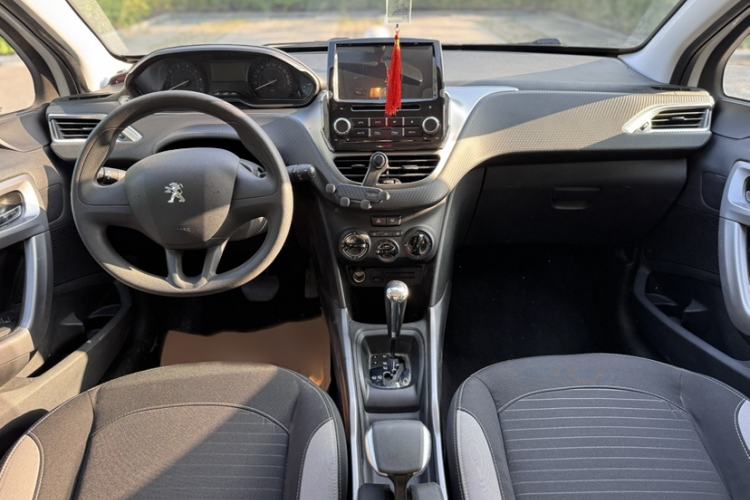 Used Peugeot 2008 2014 1.6L Automatic Trend Edition Interior 4