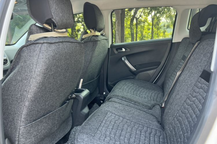 Used Peugeot 2008 2014 1.6L Automatic Trend Edition Interior 4