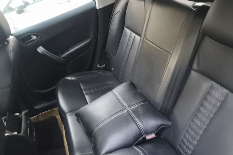 Used Peugeot 2008 2014 1.6L Automatic Navigation Edition Interior 4