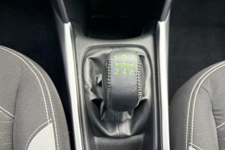 Used Peugeot 2008 2014 1.6L Manual Trend Edition Interior 5