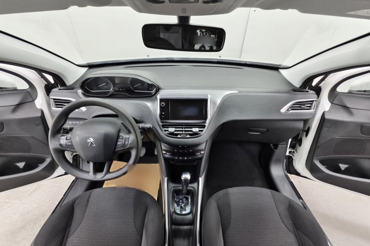 Used Peugeot 2008 2014 1.6L Automatic Fashion Edition Interior 8