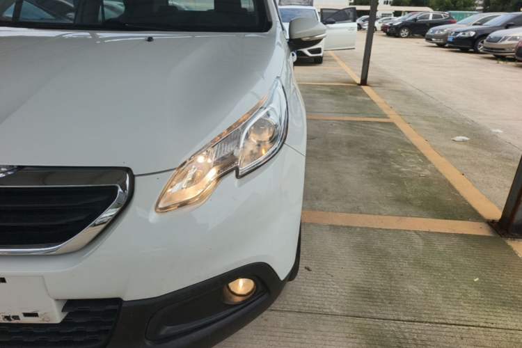 Used Peugeot 2008 2014 1.6L Manual Trend Edition Left Front Headlight