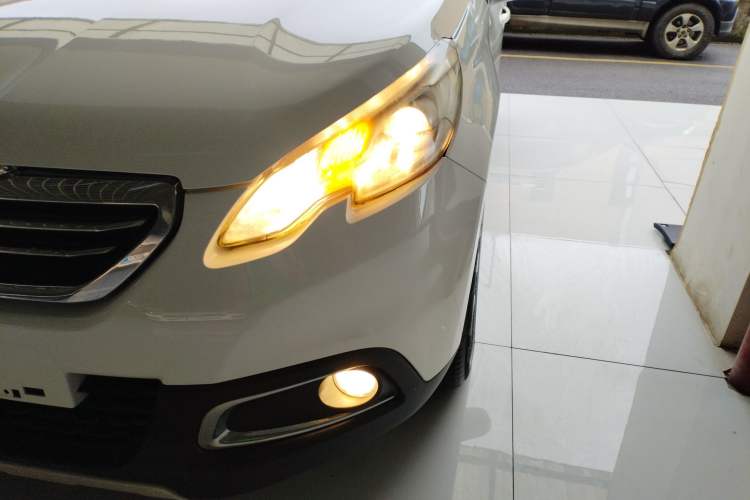 Used Peugeot 2008 2014 1.6L Manual Fashion Edition Left Front Headlight