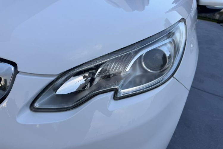 Used Peugeot 2008 2014 1.6L Automatic Fashion Edition Left Front Headlight