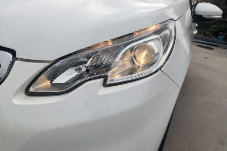 Used Peugeot 2008 2014 1.6L Automatic Trend Edition Left Front Headlight
