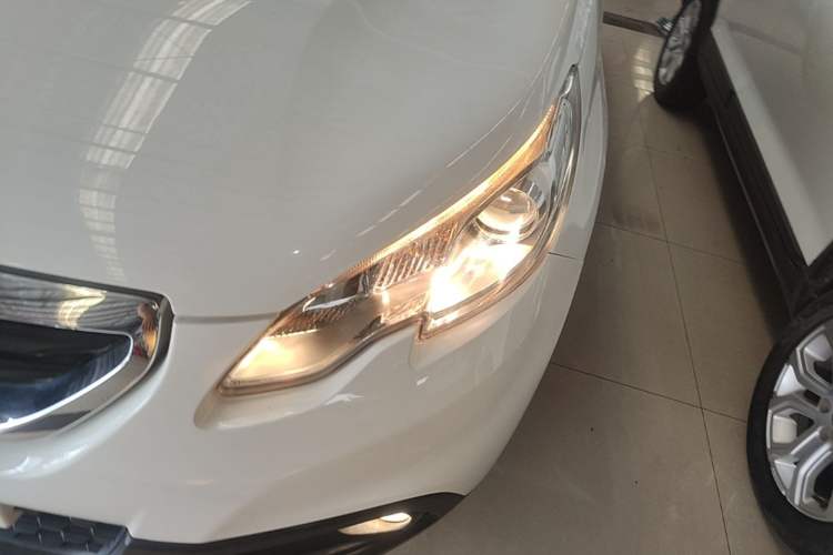 Used Peugeot 2008 2014 1.6L Manual Trend Edition Left Front Headlight