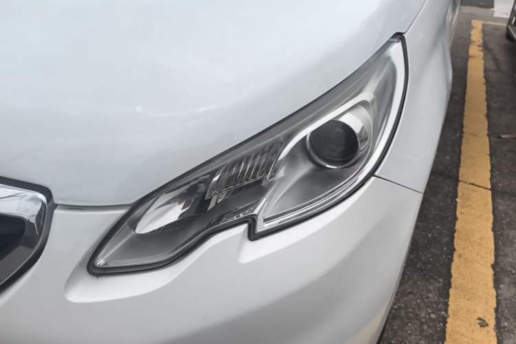 Used Peugeot 2008 2014 1.6L Automatic Trend Edition Left Front Headlight