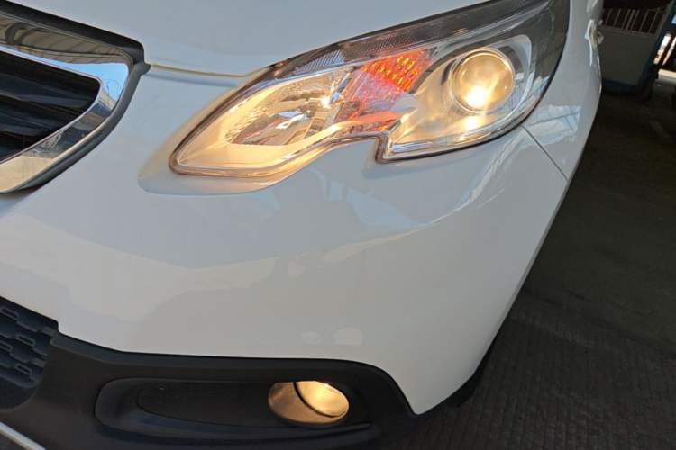 Used Peugeot 2008 2014 1.6L Automatic Trend Edition Left Front Headlight