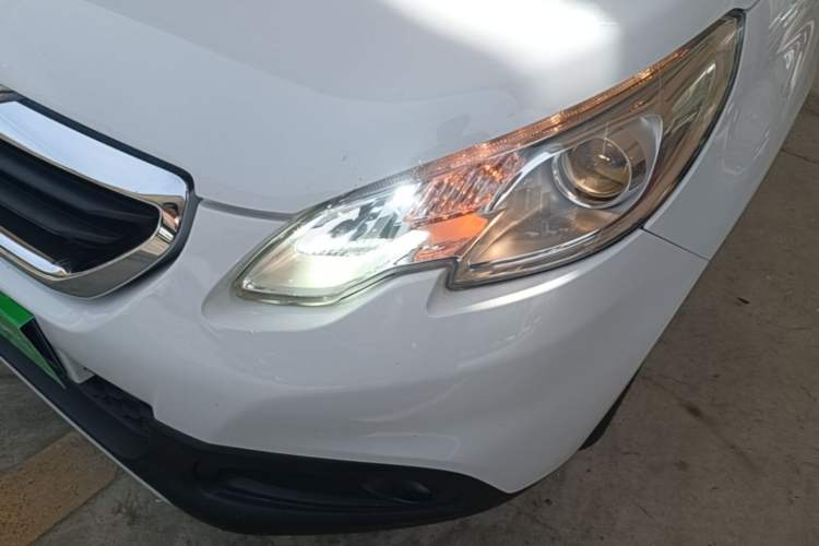 Used Peugeot 2008 2014 1.6L Automatic Trend Edition Left Front Headlight