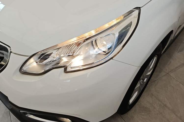 Used Peugeot 2008 2014 1.6L Automatic Fashion Edition Left Front Headlight