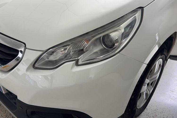 Used Peugeot 2008 2014 1.6L Automatic Trend Edition Left Front Headlight